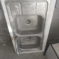 سینک ظرفشویی به همراه شیر اب