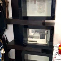 کتابخانه یا گنجه   های گلاس  هالوژن دار