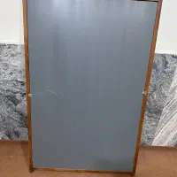آینه با قاب چوبی قدیمی
