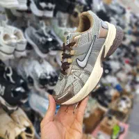 نایک وی تو کی بچگانه و زنانه