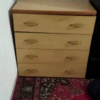 یک کمد دلاوری لباس زارچ