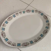 یه عدد دیس قدیمی با سوپ خوری