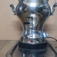 سماور برقی پلان در حد نو و سینی استیل زیر آن