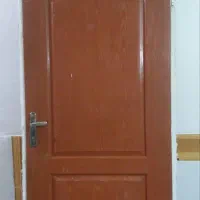 در با چهارچوب آهنی