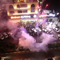 فروشنده ی خانم در فروشگاه پوشاک شعبانی
