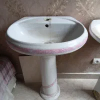 دو عدد روشویی سرویس بهداشتی