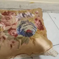 کوسن گل برجسته