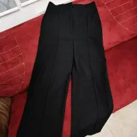 تعدادی شلوار جین و مازراتی