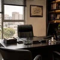 کارشناس فروش خانم