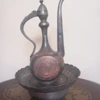 سماور قدیمی و آفتابه لگن خیلی قدیمی