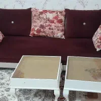 مبل ۳ نفره  و دوعدد عسلی درحد نو