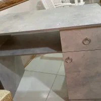 میز کاشت ناخن و میز زیر تلویزیون