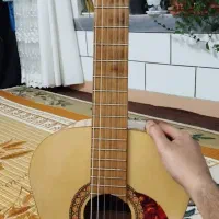 فروش یک عدد گیتار پویا دست ساز