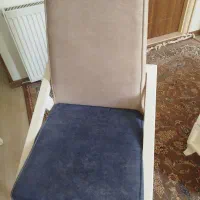 مبل راحتی و میز ناهار خوری
