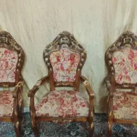 سه عدد صندلی چوبی
