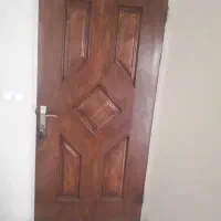 در ورودی تمام چوب کاملا سالم  بدون دستگیره