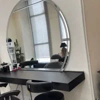 ابروکار ومژه کار وناخنکار با مشتری