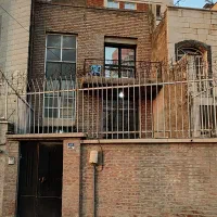 ملک سه طبقه ۱۰۰ متر بنا با موقعیت تجاری اداری