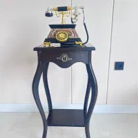 میز تلفن و تلفن کلاسیک