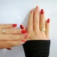 کاشت ناخن فقط هزینه مواد ۲۵۰
