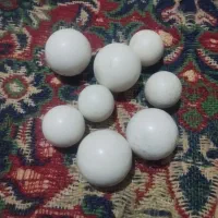 تعدادی سنگ اسیاب فروشی