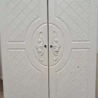 تخت وکمدنوجوان