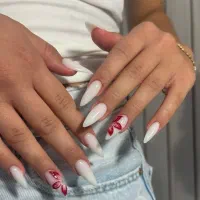 کاشت ناخن با تخفیف ویژه