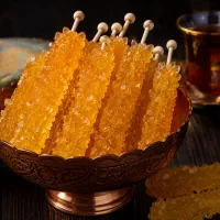 همکاری با تولیدکنندگان و فعالان صنعت نبات