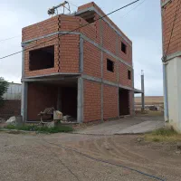 ساختمان-نیمه-کاره-تجاری-مسکونی