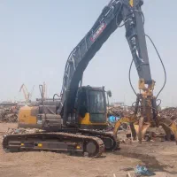 راننده چنگ بیل مکانیکی