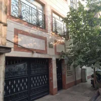 منیریه ۷۱متر ۲خوابه طبقه دوم