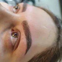 سالن‌زیبایی‌تخصصی‌ابرو
