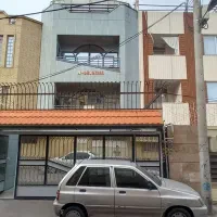 فروش منزل ویلایی سه طبقه واقع در ملک شهر