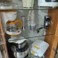 ویترین شیشه ای