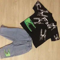 تی شرت شلوارک   و یک شلوارک تک
