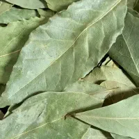 چوب دارچین و برگ بو