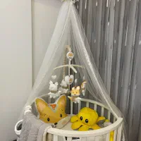 تخت کنار مادر