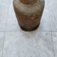 یک عدد کپسول گاز بوتان پر هست بفروش میرود