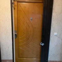 درب ورودی اپارتمان