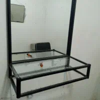 آیینه و صندلی