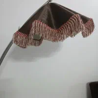آباژور ایستاده