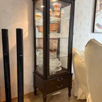 کمد ویترین دار پشت آینه