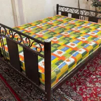 تخت دونفره چوب فلز دوعدد پاتختی میزارایش