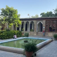 نیازمنده فروشنده خانم