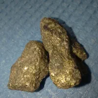 سنگ طلا ب