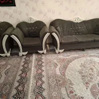 مبل  هفت نفره محکم وتمیز ومیز تلویزیون