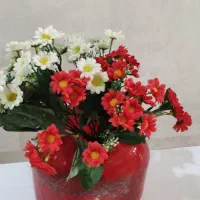 دو عدد گلدان کاملا نو به همراه گل