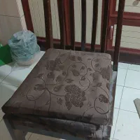 صندلی جنس چوبی