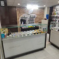 تابلو و دکوراسیون و لوازم موبایل فروشی