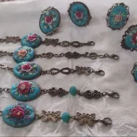 زیورآلات و گیره روسری گلدوزی